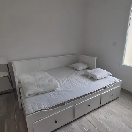 Maison Neuve Chic Djoko Apartment