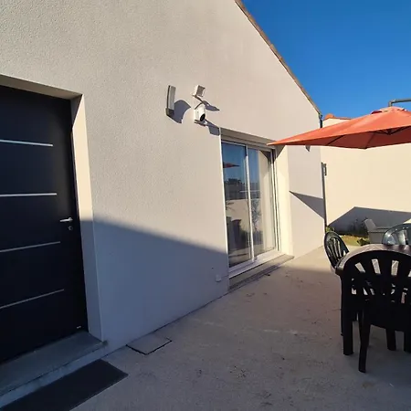 Maison Neuve Chic Djoko Apartment Medis