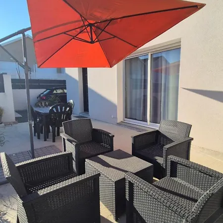 Maison Neuve Chic Djoko Apartment *