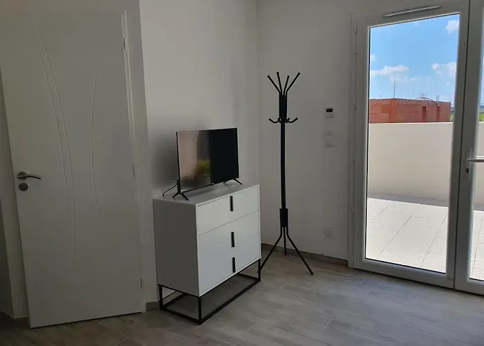 Cosy Maison Neuve Rodger